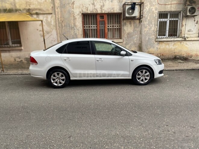Volkswagen Polo 2015, 269,425 km - 1.6 l - Bakı