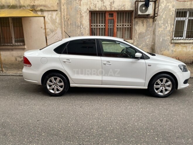 Volkswagen Polo 2015, 269,425 km - 1.6 l - Bakı