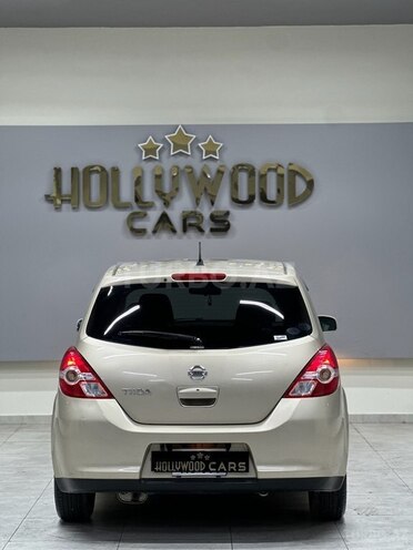 Nissan Tiida-7