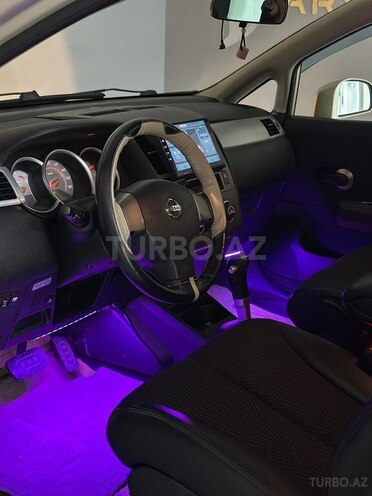 Nissan Tiida-8