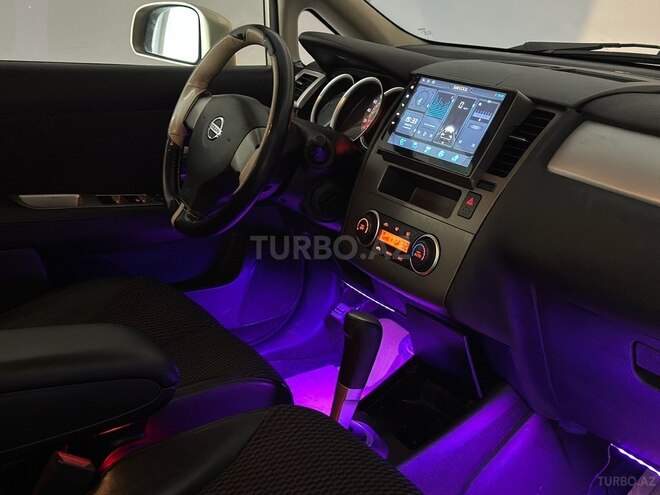 Nissan Tiida-9