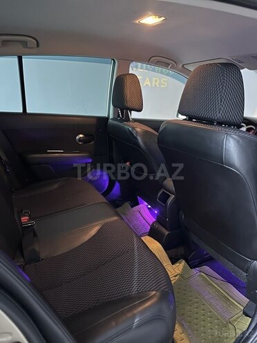Nissan Tiida-17
