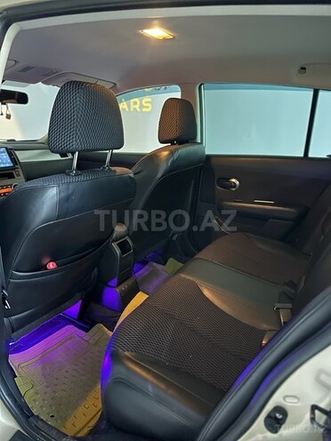 Nissan Tiida-18