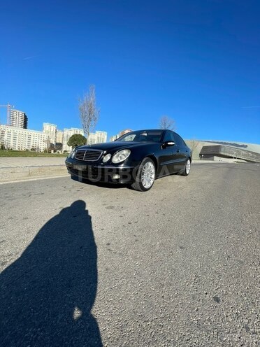 Mercedes E 220 2002, 405,000 km - 2.2 л - Bakı