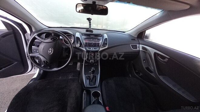 Hyundai Avante 2015, 206,000 km - 1.6 l - Şabran