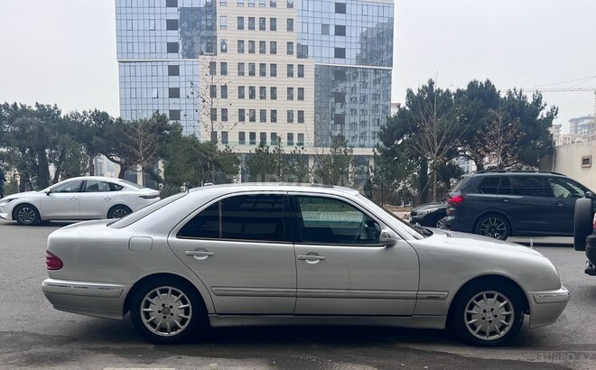 Mercedes E 240 2001, 615,000 km - 2.4 l - Bakı