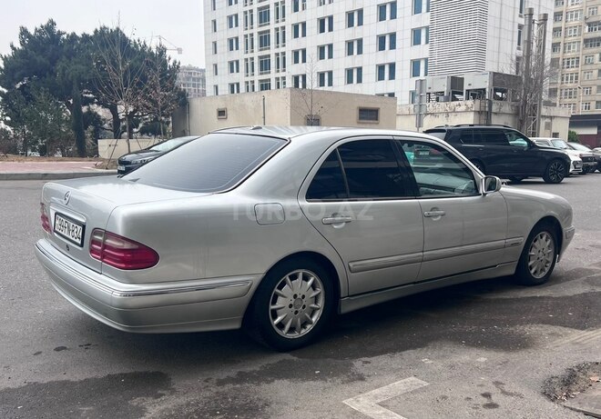 Mercedes E 240 2001, 615,000 km - 2.4 l - Bakı