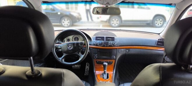 Mercedes E 200-5
