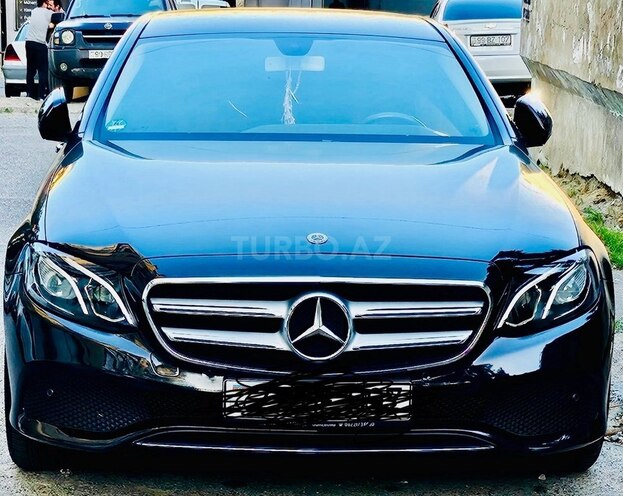 Mercedes E 200-1