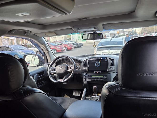 Toyota Land Cruiser-6