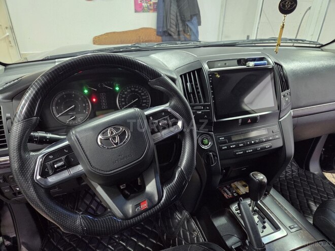 Toyota Land Cruiser-15
