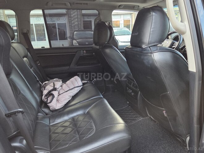 Toyota Land Cruiser-8