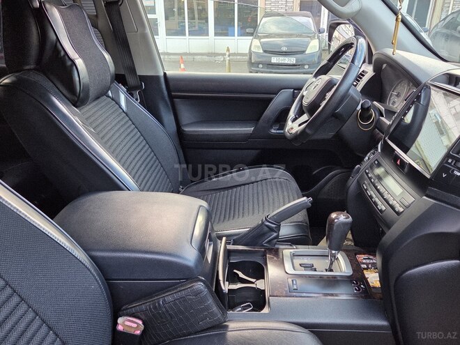 Toyota Land Cruiser-10