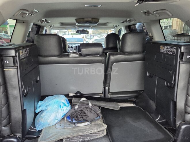 Toyota Land Cruiser-7