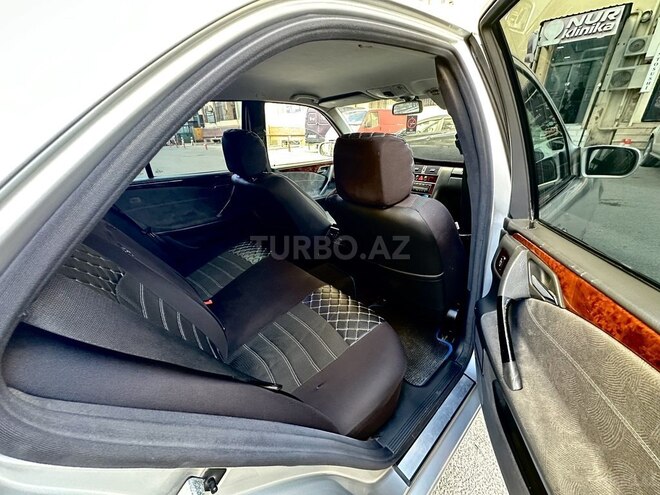Mercedes E 240 2000, 253,211 km - 2.4 l - Bakı