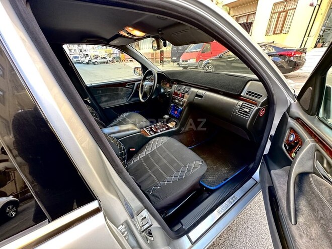 Mercedes E 240 2000, 253,211 km - 2.4 l - Bakı