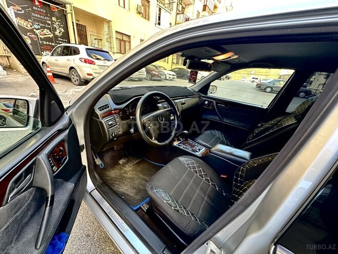 Mercedes E 240 2000, 253,211 km - 2.4 l - Bakı