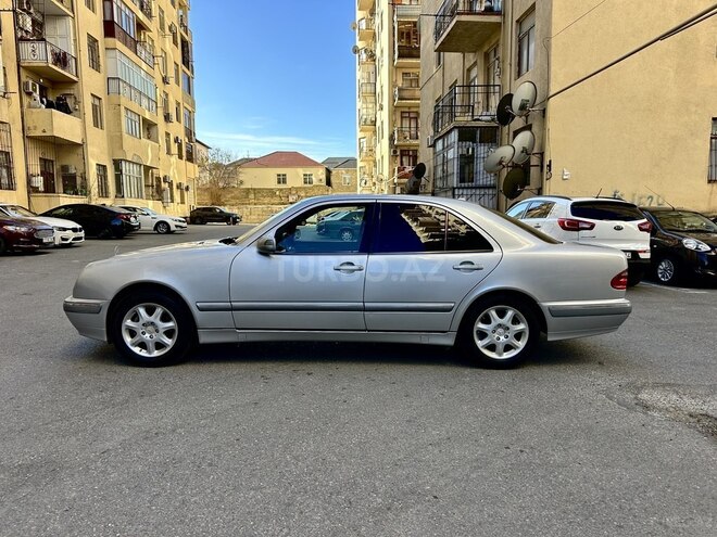 Mercedes E 240 2000, 253,211 km - 2.4 l - Bakı