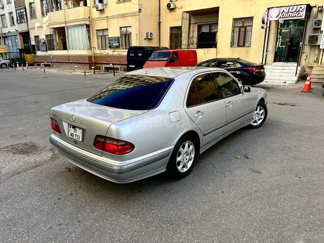 Mercedes E 240 2000, 253,211 km - 2.4 l - Bakı