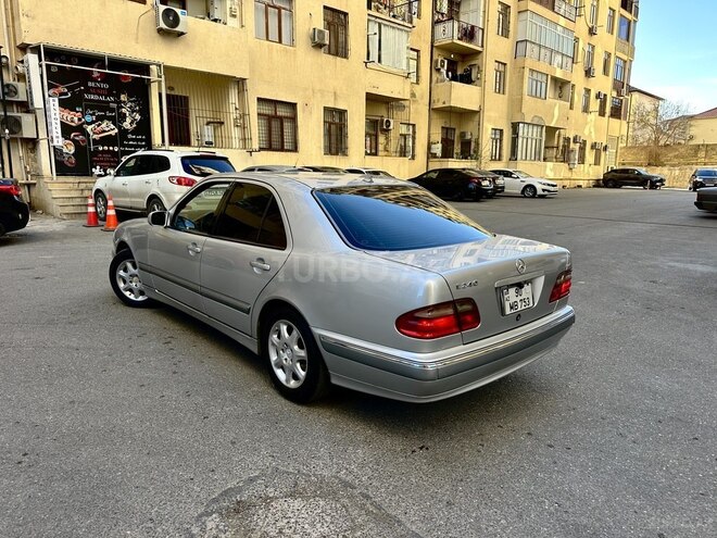 Mercedes E 240 2000, 253,211 km - 2.4 l - Bakı
