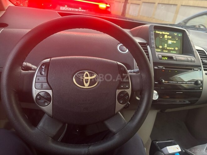 Toyota Prius-10