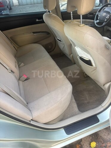 Toyota Prius-8