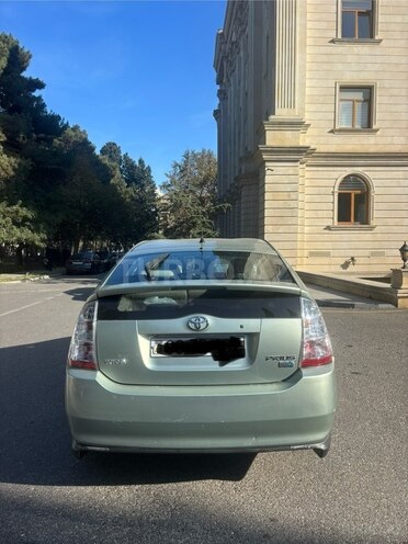 Toyota Prius-4