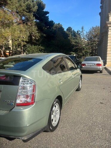 Toyota Prius-5