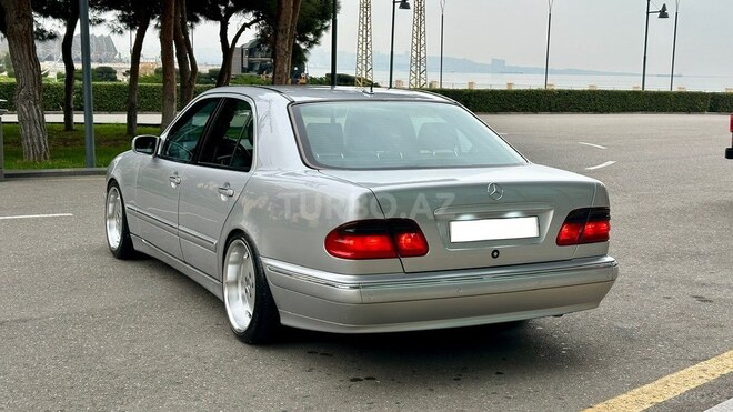 Mercedes E 320 2000, 284,000 km - 3.2 l - Bakı