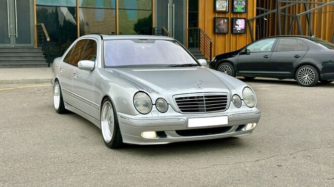 Mercedes E 320 2000, 284,000 km - 3.2 l - Bakı