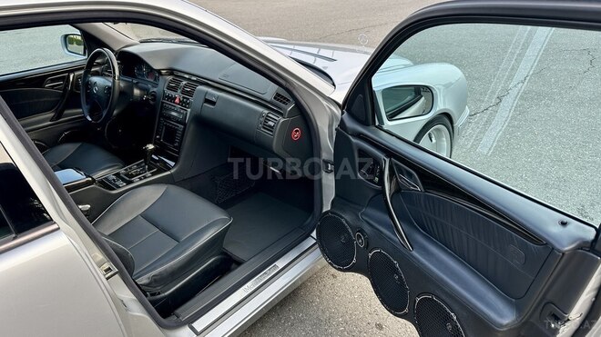 Mercedes E 320 2000, 284,000 km - 3.2 l - Bakı