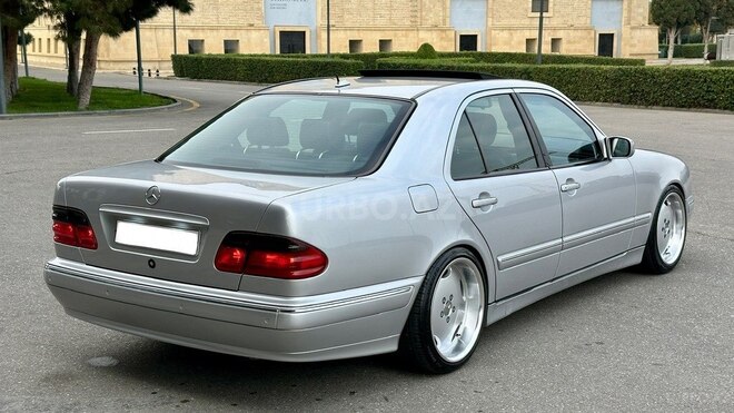 Mercedes E 320 2000, 284,000 km - 3.2 l - Bakı