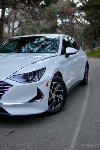 Hyundai Sonata-4