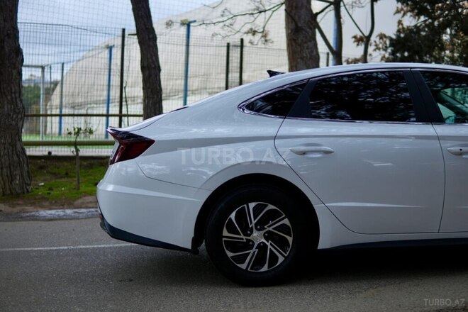 Hyundai Sonata-5