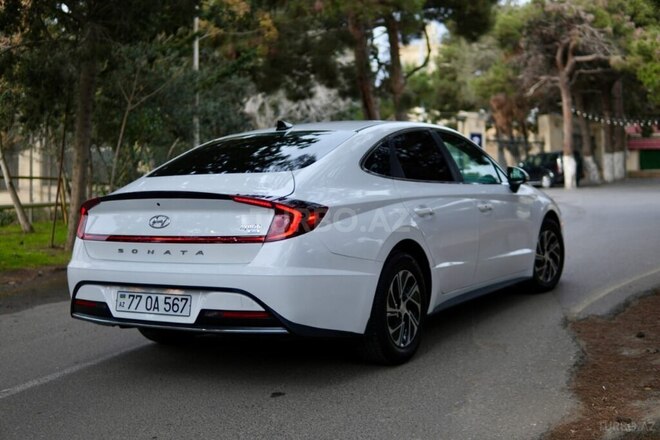 Hyundai Sonata-12