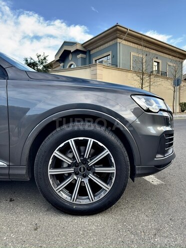 Audi Q7-4