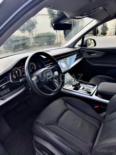 Audi Q7-10