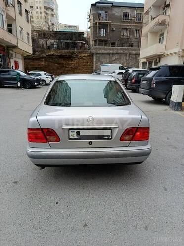 Mercedes E 200 1995, 324,000 km - 2.0 l - Bakı