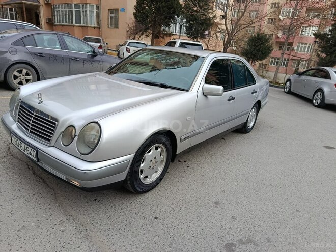 Mercedes E 200 1995, 324,000 km - 2.0 l - Bakı