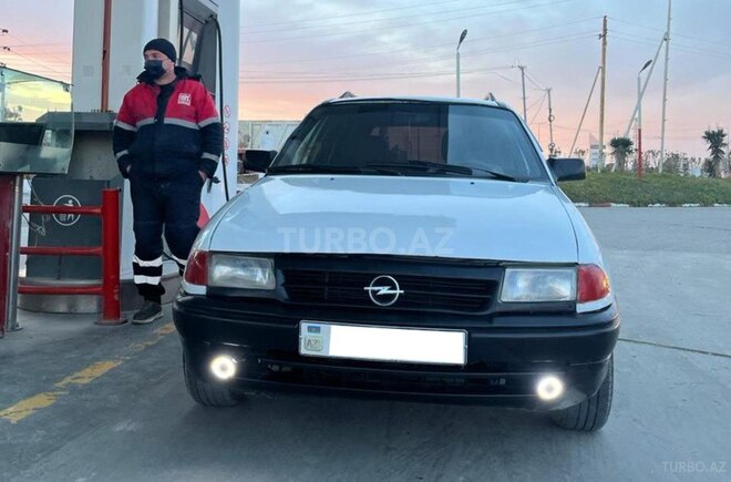 Opel Astra 1994, 292,000 km - 1.6 l - Bakı