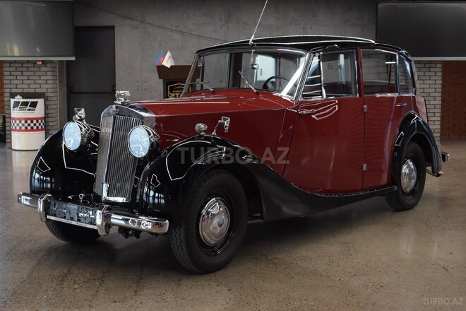 Triumph Renown-1