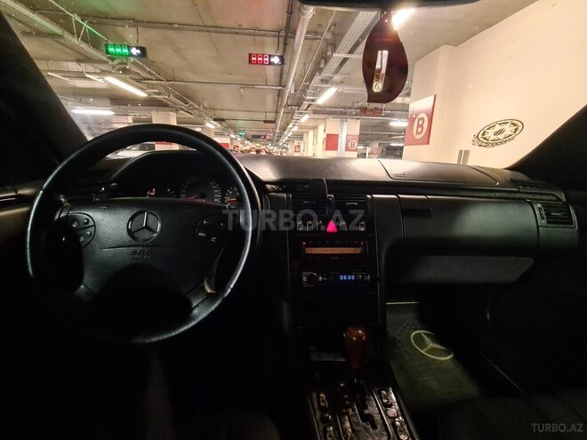 Mercedes E 240 1999, 392,000 km - 2.4 l - Bakı