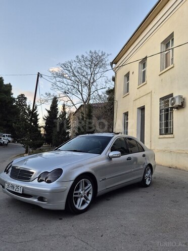 Mercedes C 200 2001, 100,000 km - 2.2 l - Sumqayıt