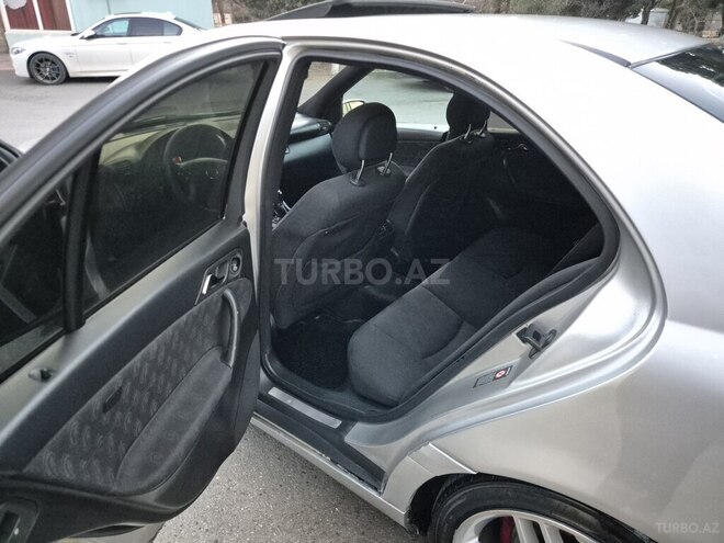 Mercedes C 200 2001, 100,000 km - 2.2 l - Sumqayıt