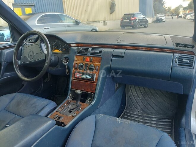 Mercedes E 240 1997, 360,000 km - 2.4 l - Bakı