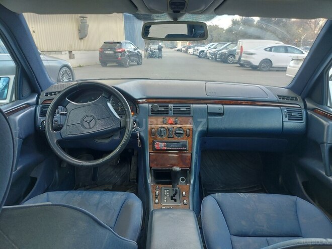 Mercedes E 240 1997, 360,000 km - 2.4 l - Bakı