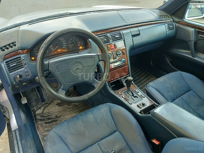 Mercedes E 240 1997, 360,000 km - 2.4 l - Bakı