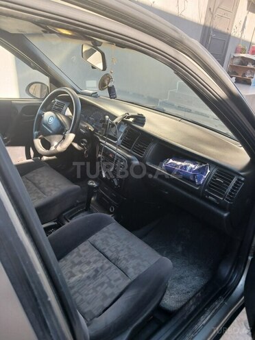 Opel Vectra-12