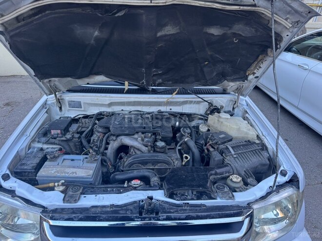 Mitsubishi Pajero io 2000, 370,000 km - 1.8 l - Bakı