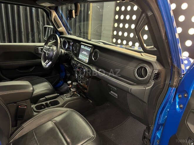 Jeep Wrangler-12